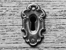 Accès aux documents des institutions de l’UE : annulation du refus de la Commission européenne de communiquer les messages textes échangés entre la présidente von der Leyen et le PDG de Pfizer ...